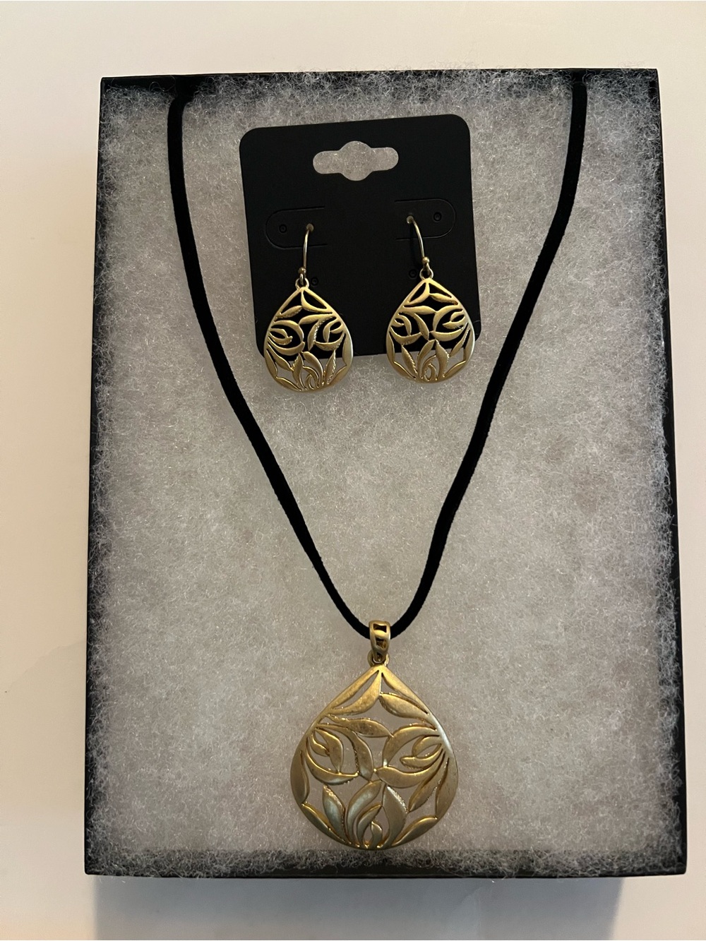 Lia Sophia Gold-Tone Teardrop Pendant Necklace & Earring Set